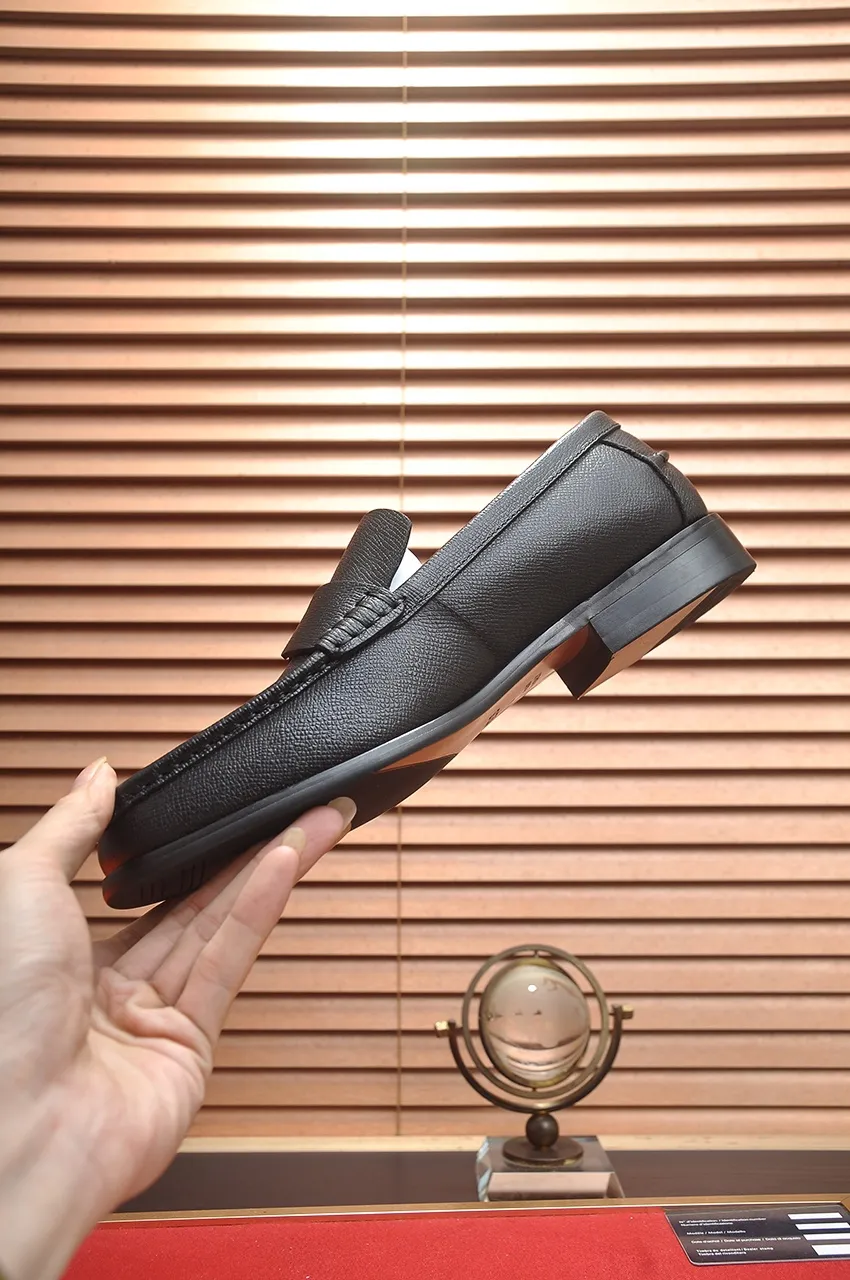 Men's shoes💰540💶[HERMES] (cowhide lining)🍀Italian top luxury🍀He does not pursue novel styles and gorgeous colors, but attracts the favor of successful men with his flawless, elegant and classic style. Formal leather shoes This very comfortable, simple and stable style allows you to easily match any style! The pattern is absolutely 1:1 refined from the original case, and we strive for excellence in materials, imported cowhide + cowhide lining💪💪💪extraordinary texture👍! .Code number: 38-45 (45 customized)